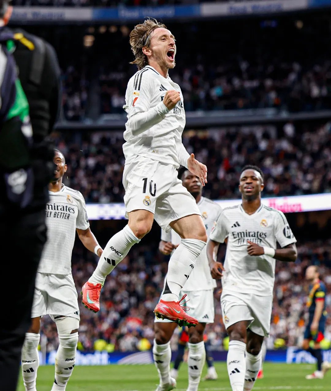 关于德布劳内迎来五赛季高光表现，独行侠球迷沸腾！的信息